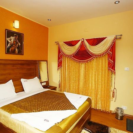 Mmr Grand Inn Utakamand Zewnętrze zdjęcie