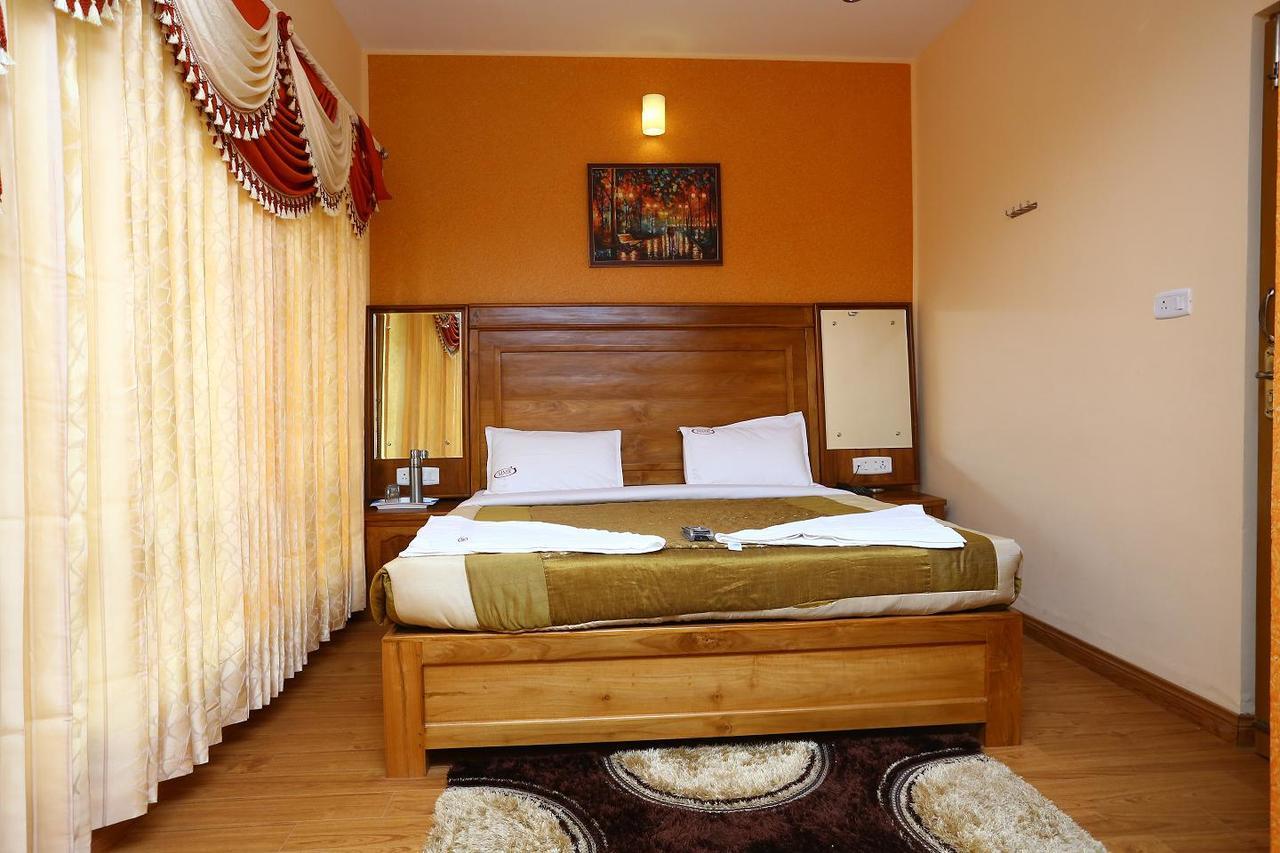 Mmr Grand Inn Utakamand Zewnętrze zdjęcie